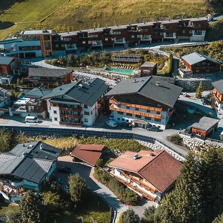 Hotel apartamentowy Bachgut - Am Berg 4*