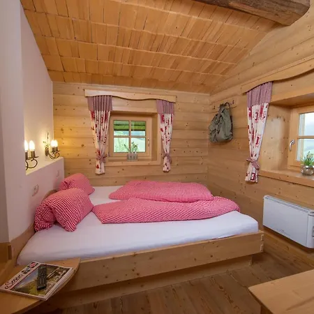 Bachgut - Am Berg Hotel apartamentowy